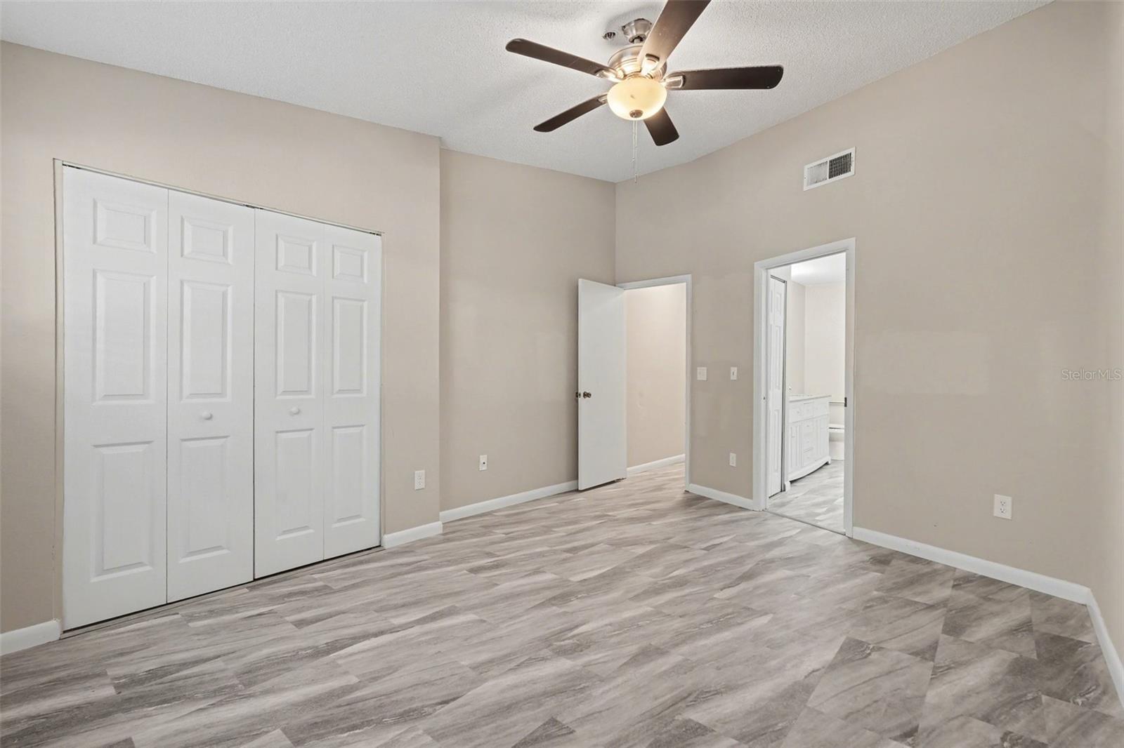 WATERSIDE CONDO III - Residential