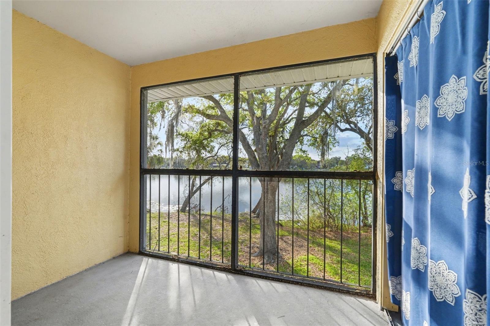 WATERSIDE CONDO III - Residential