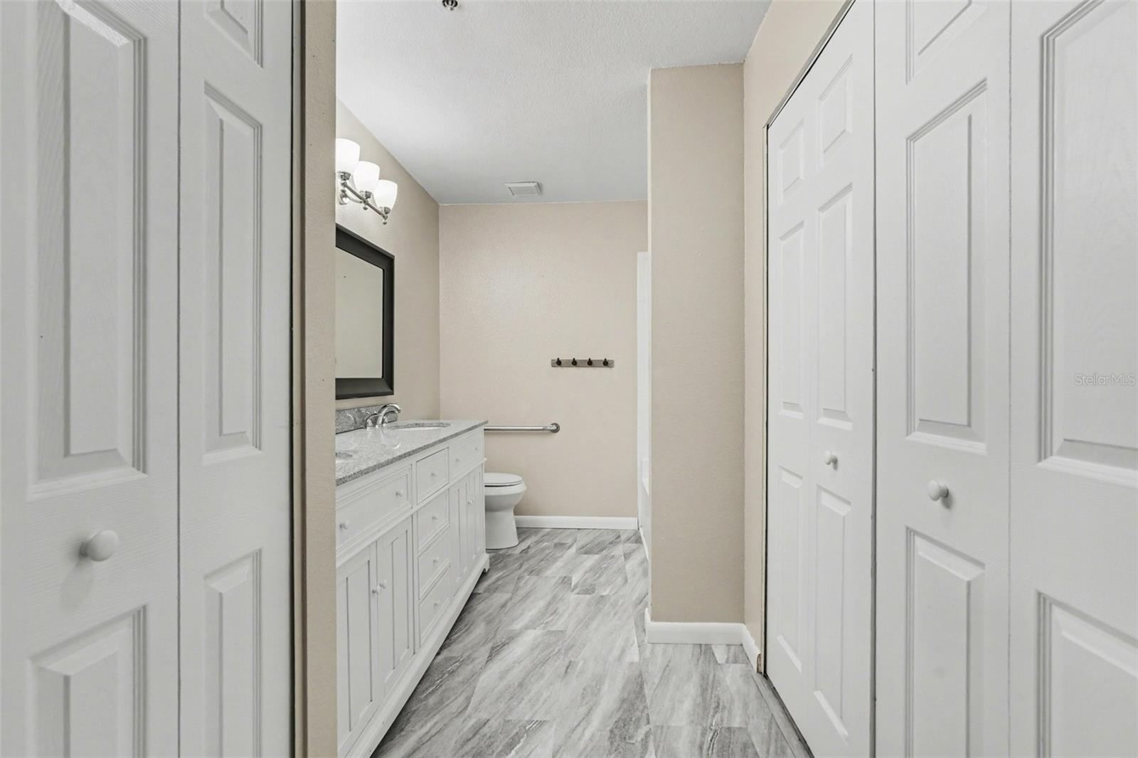 WATERSIDE CONDO III - Residential