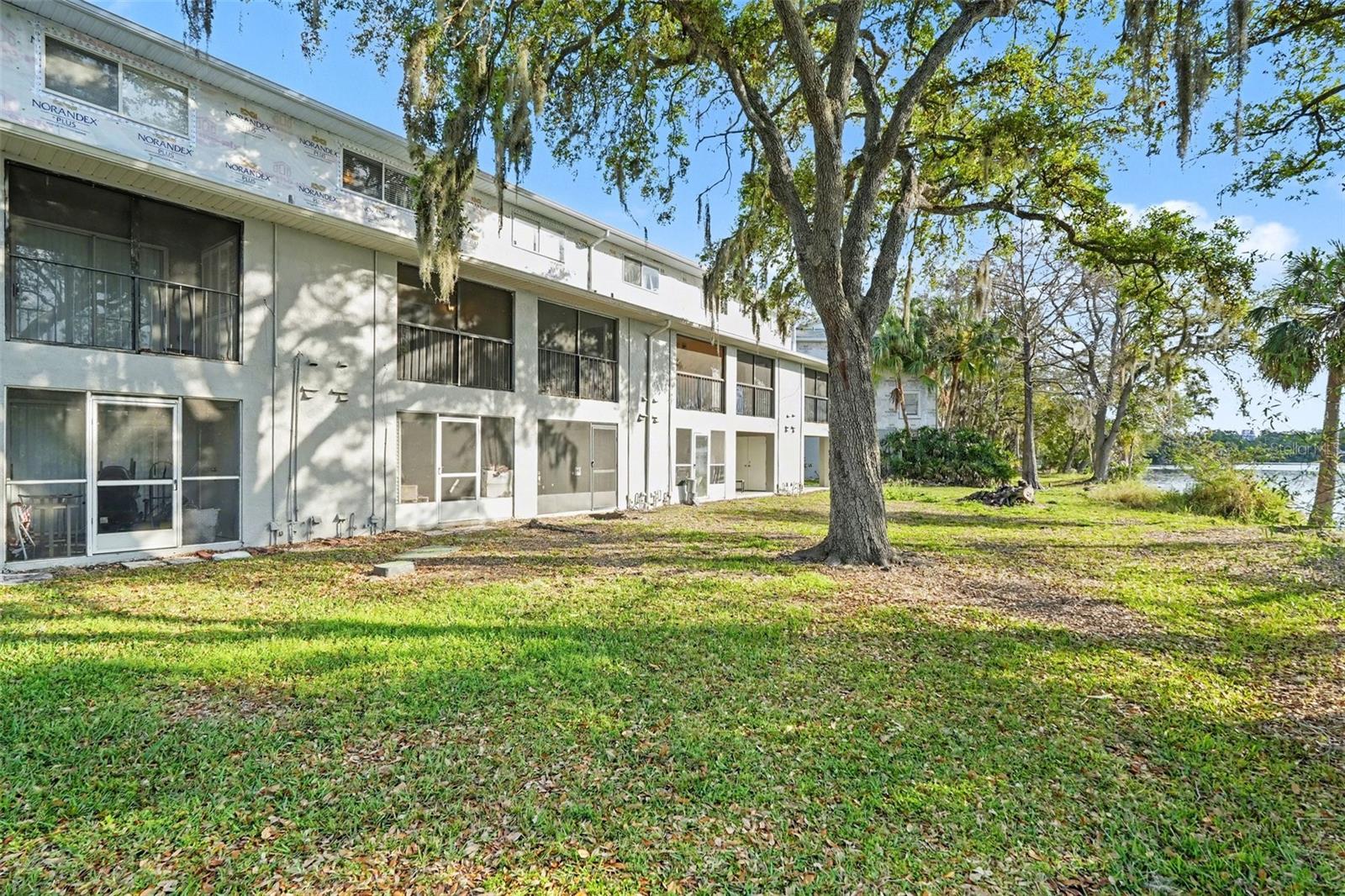 WATERSIDE CONDO III - Residential