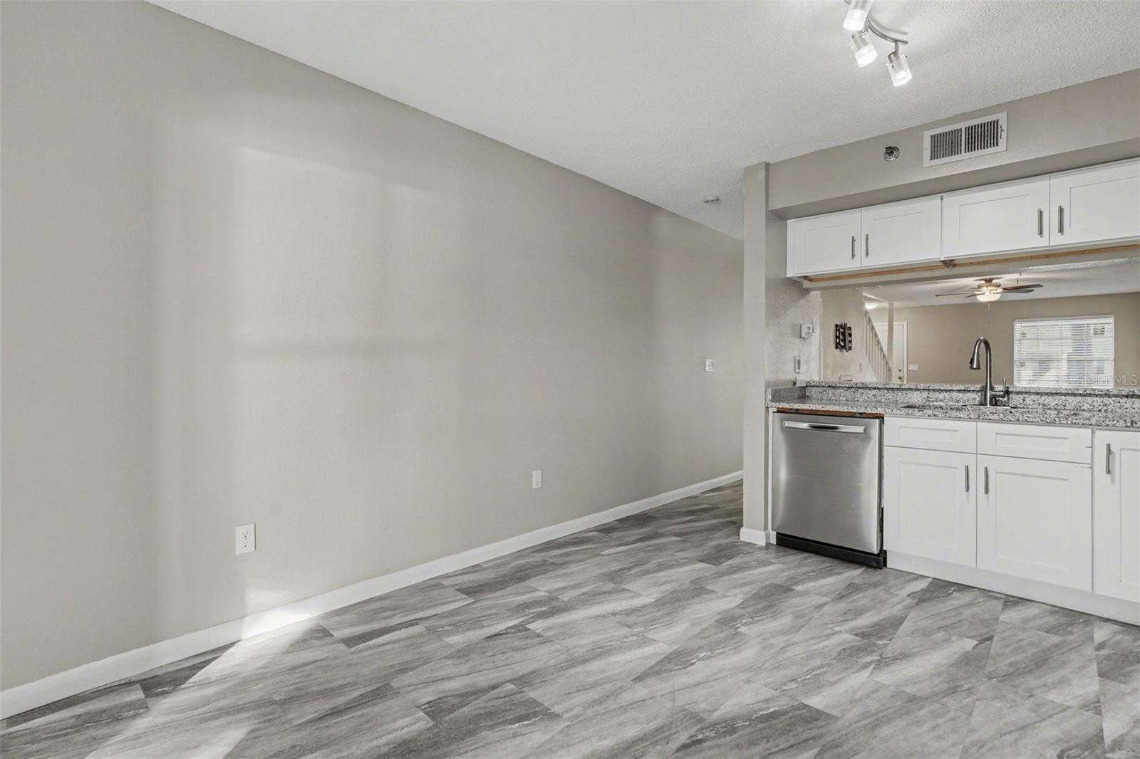 WATERSIDE CONDO III - Residential