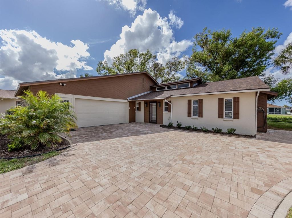 Photo of 1141 Sleepy Hollow Court, Venice, FL 34285 (MLS # N6141827)