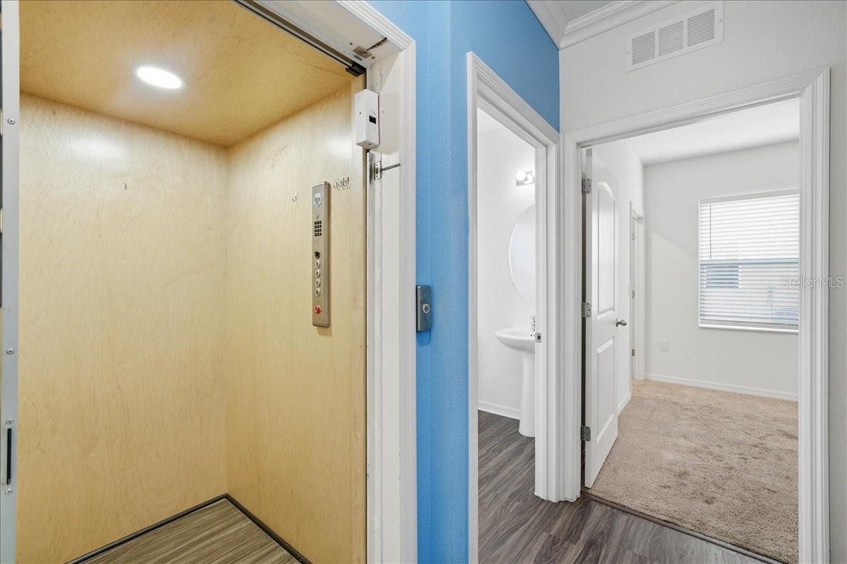 5513 ANGEL FISH COURT
