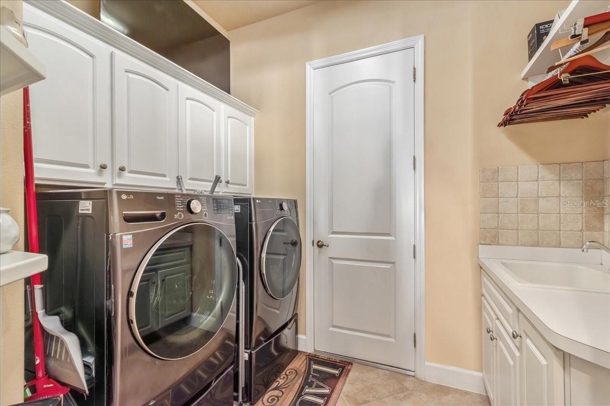 DEER PATH ESTATE - Residential