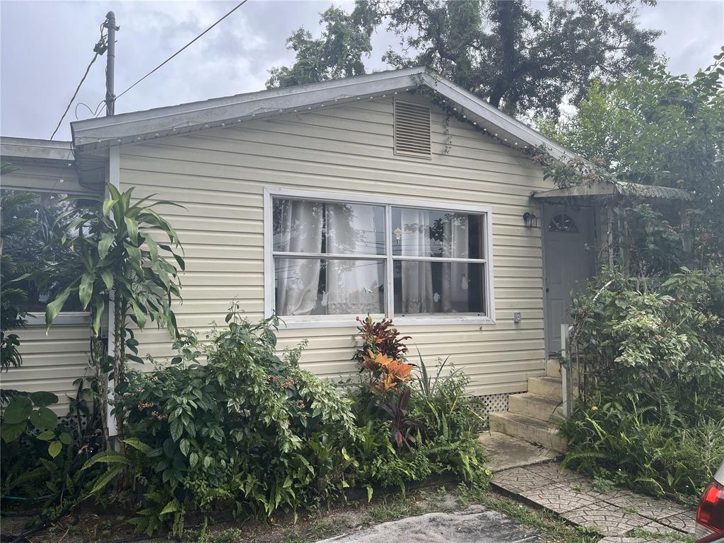 Photo of 1127 Auburn Street, Clearwater, FL 33756 (MLS # TB8521632)