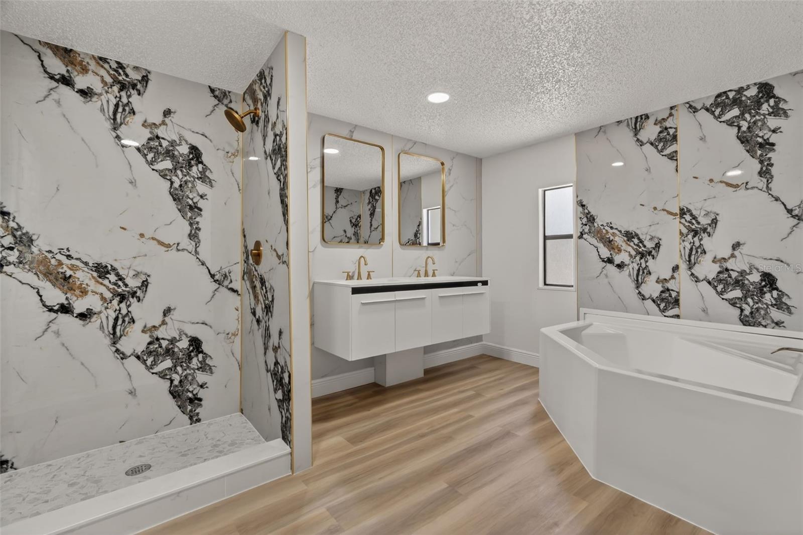 TANGLEWOOD - Residential
