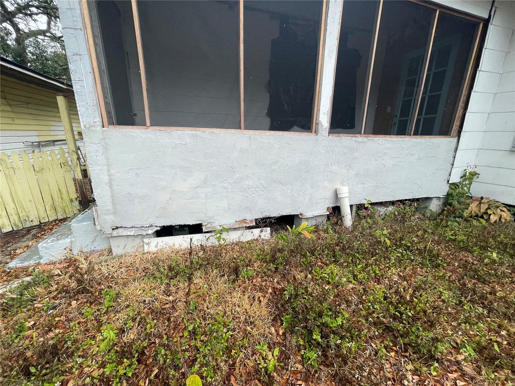 Photo of 110 S Poplar Avenue, Sanford, FL 32771 (MLS # O6380449)