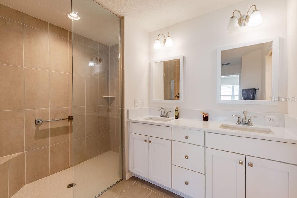 VILLAGES/SOUTHERN OAKS UN 151 - Residential