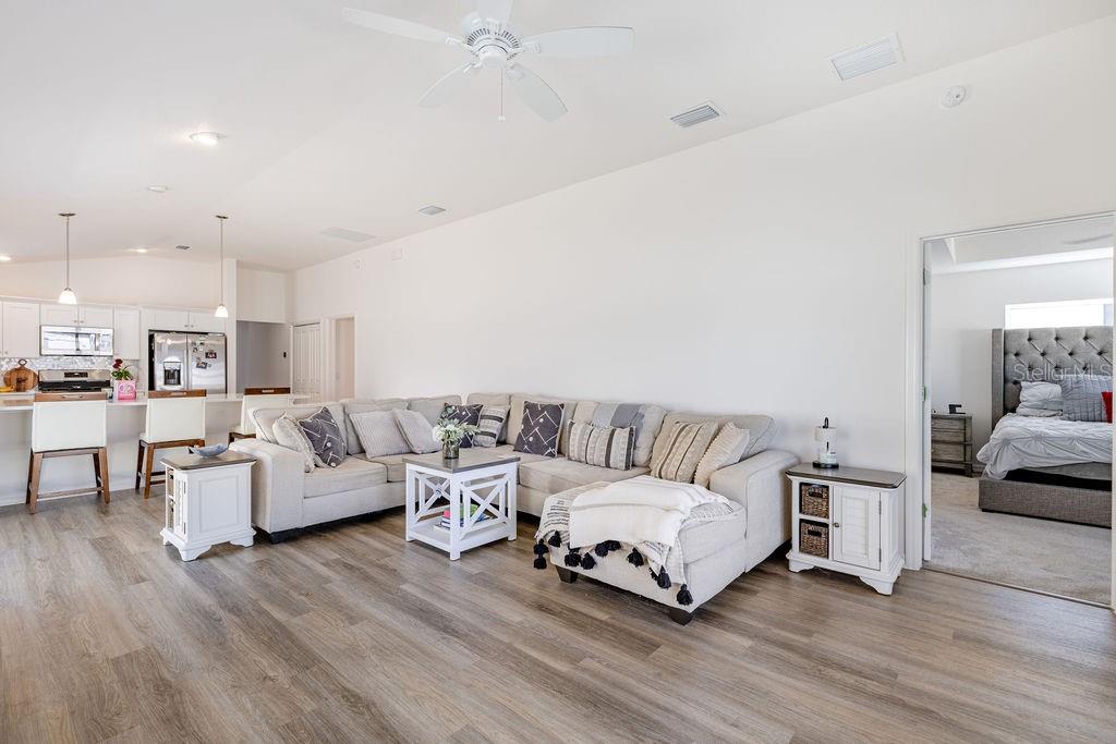 VILLAGES/SOUTHERN OAKS UN 151 - Residential