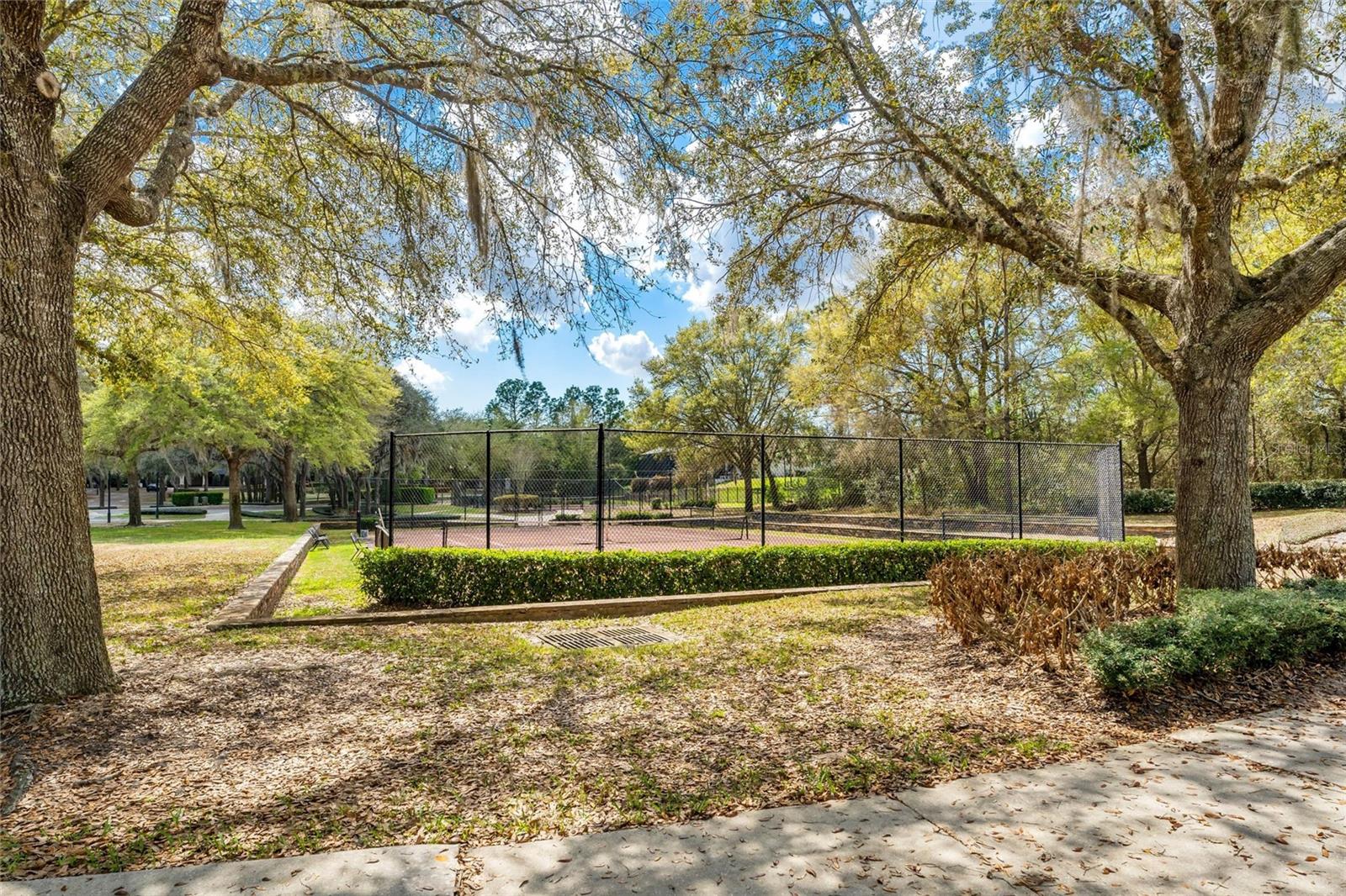 HEATHROW COUNTRY ESTATE - Residential