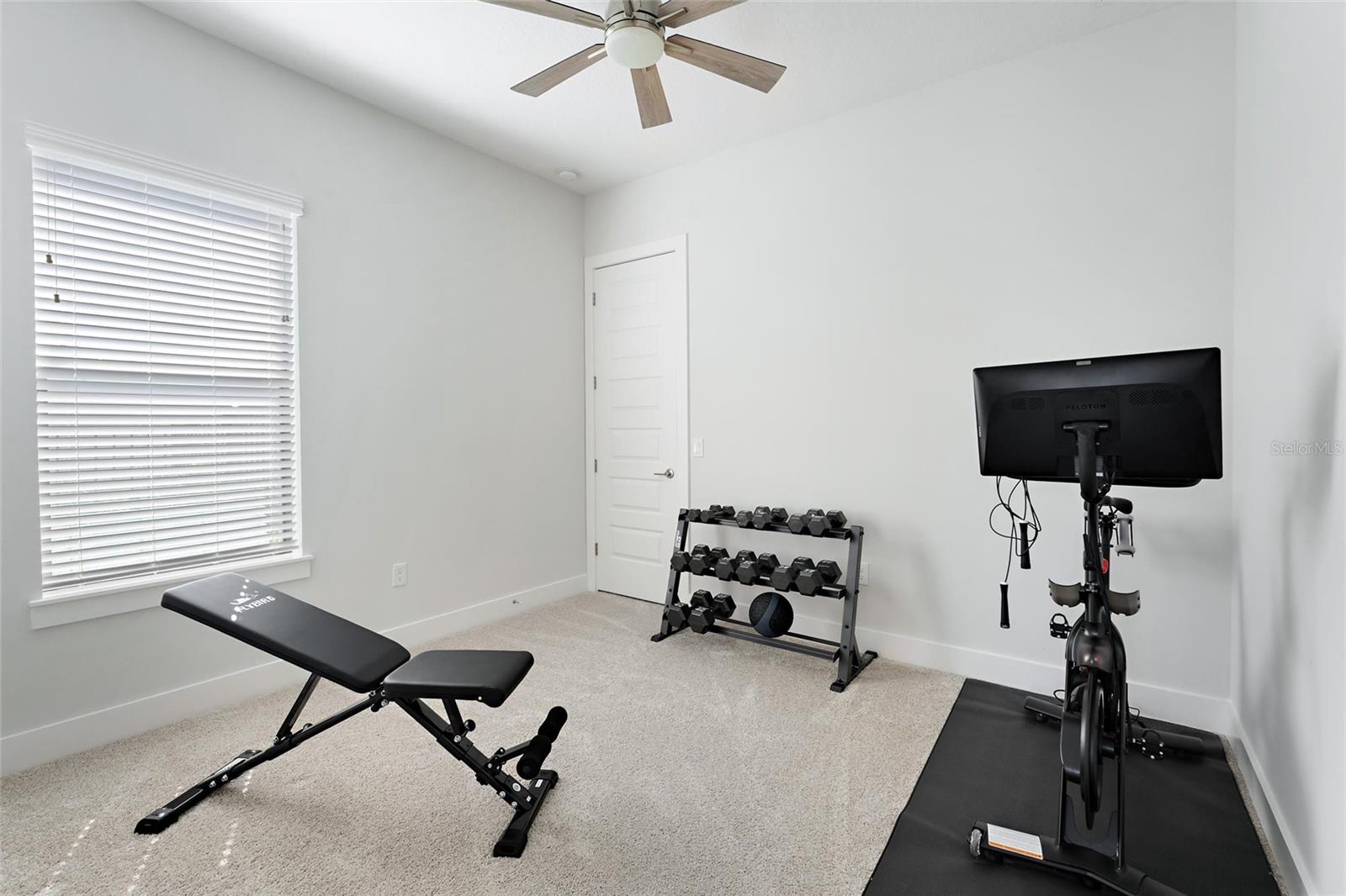 HEATHROW COUNTRY ESTATE - Residential