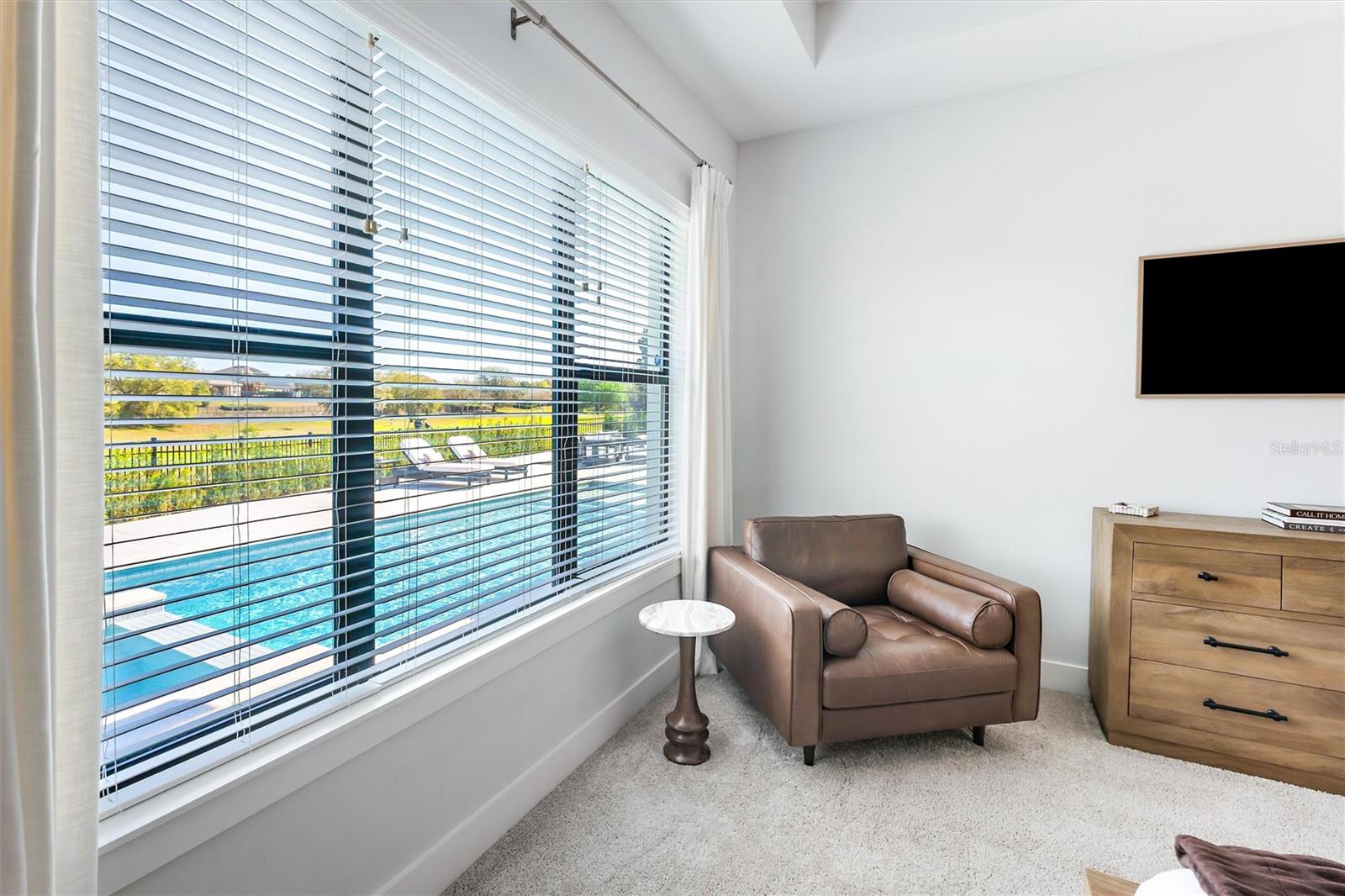 HEATHROW COUNTRY ESTATE - Residential