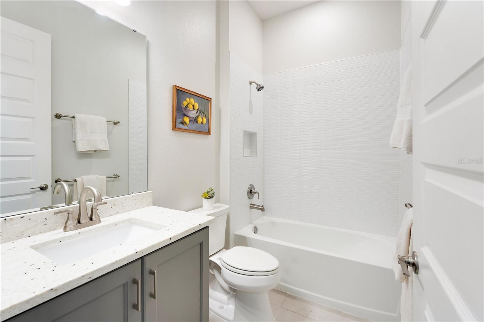 HEATHROW COUNTRY ESTATE - Residential