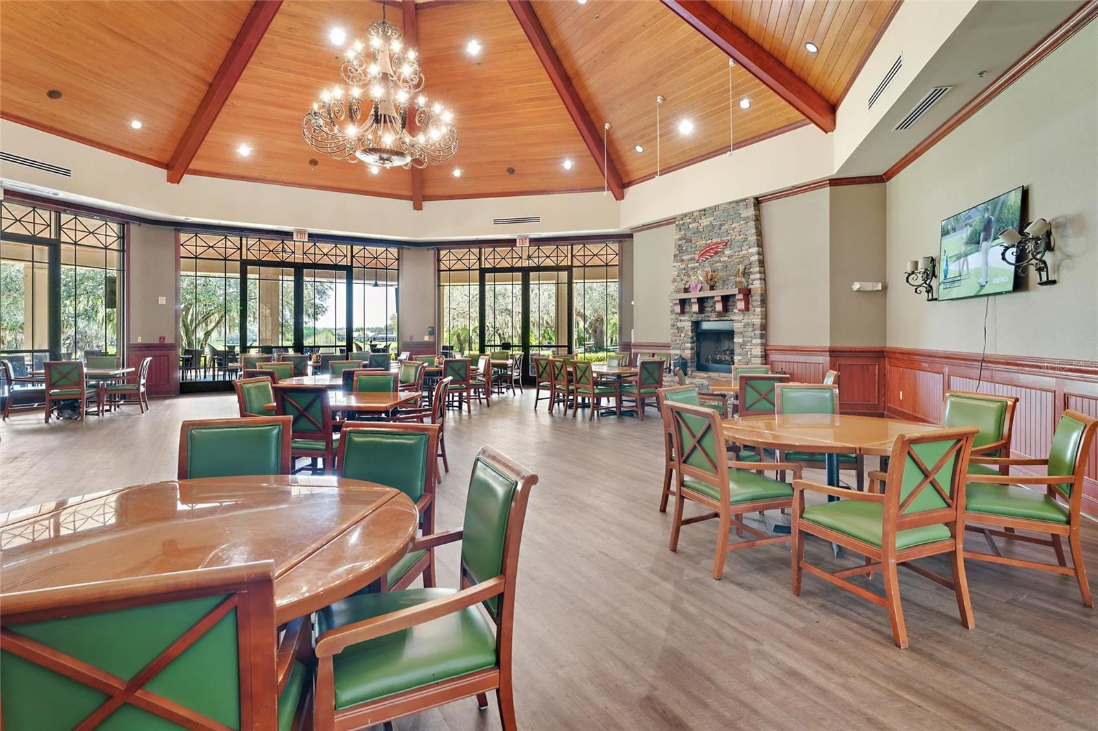 HEATHROW COUNTRY ESTATE - Residential