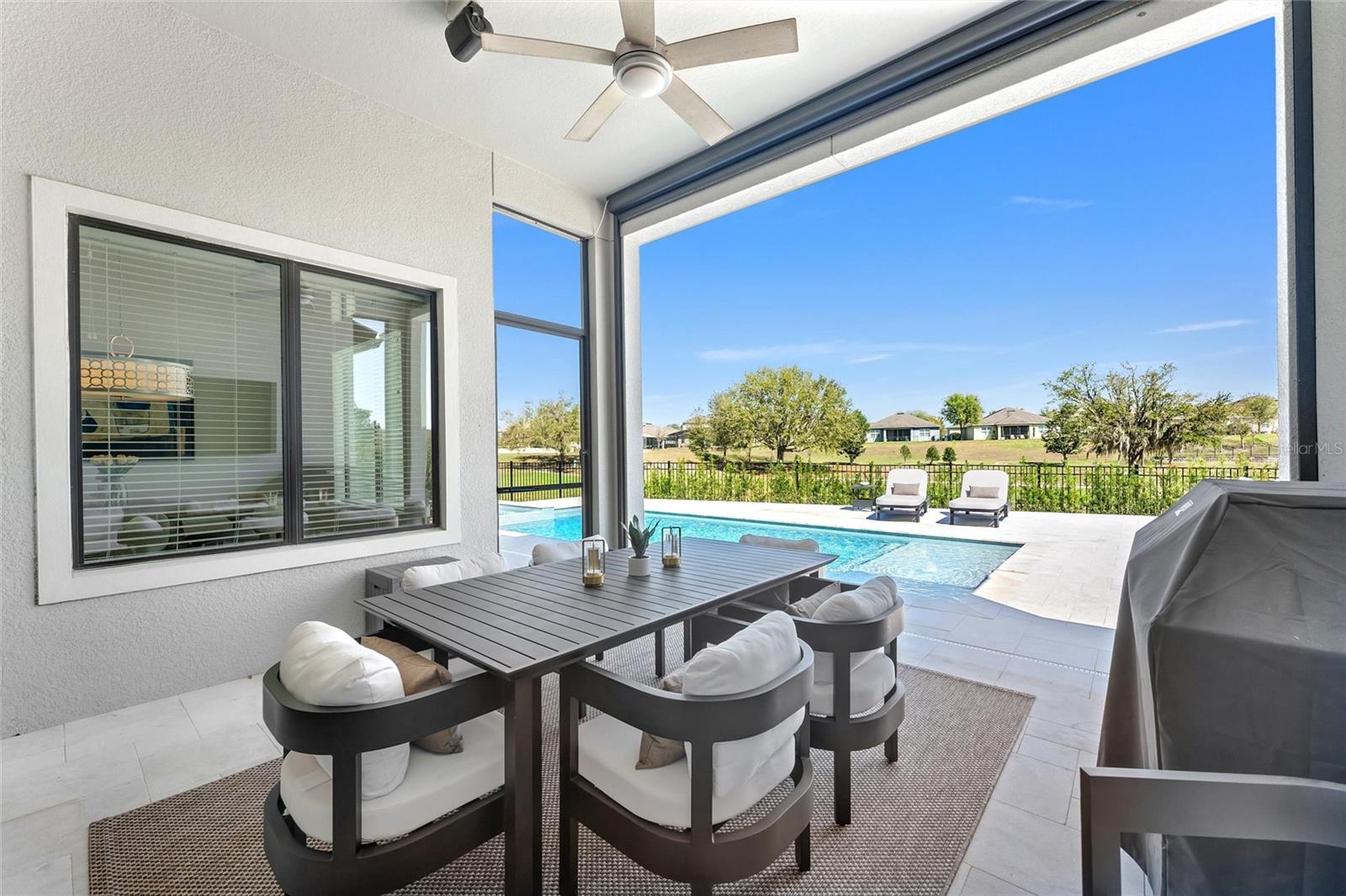 HEATHROW COUNTRY ESTATE - Residential