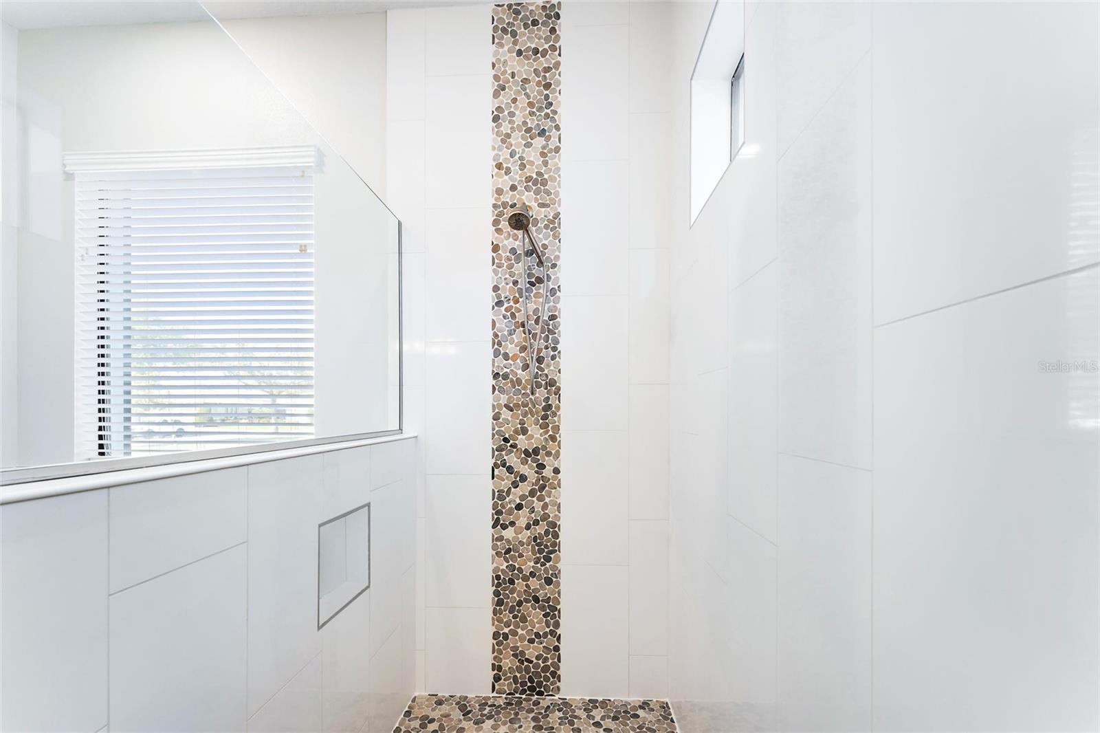 HEATHROW COUNTRY ESTATE - Residential