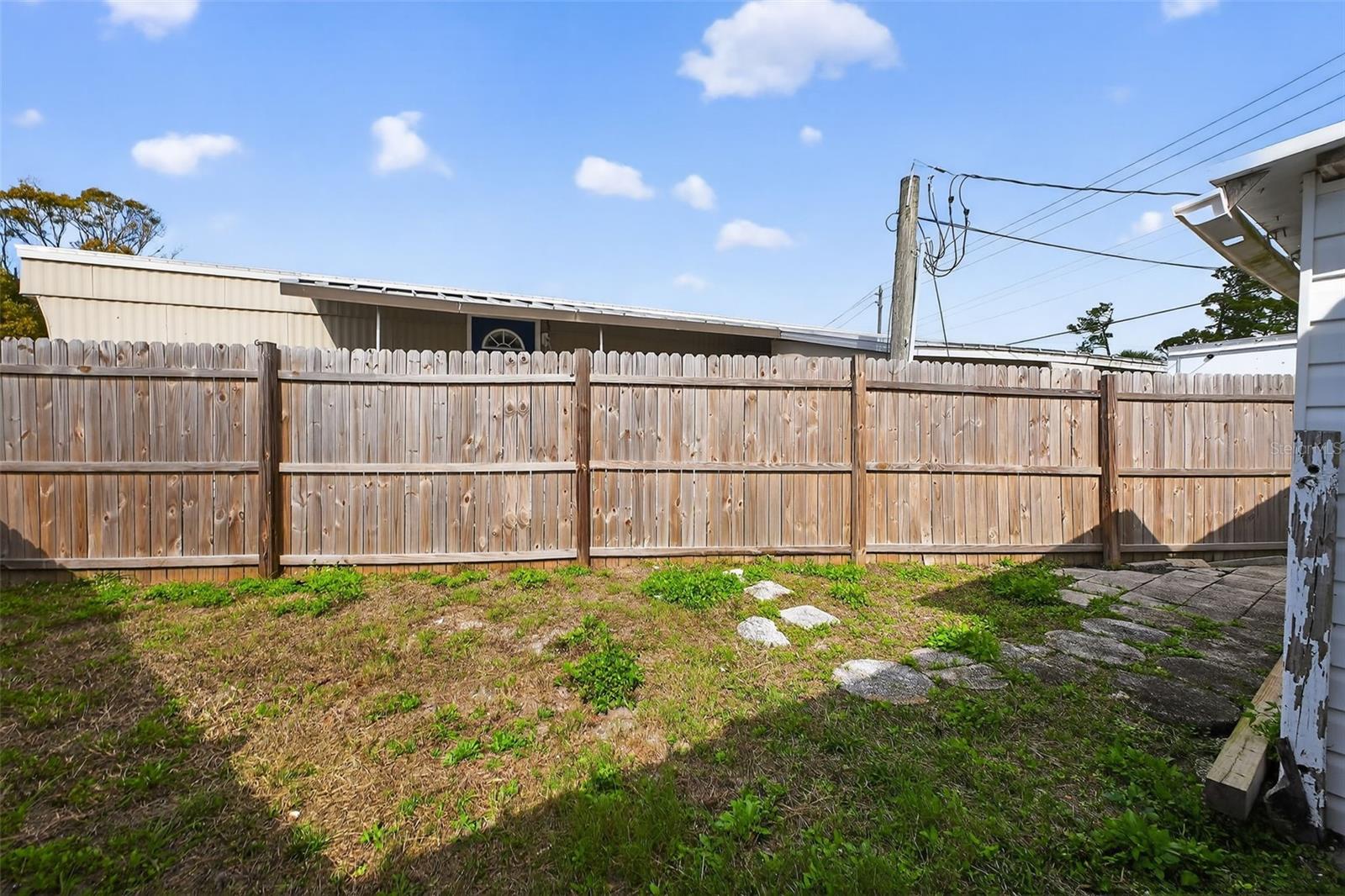 COMMONWEALTH MOBILE ESTATES - Residential