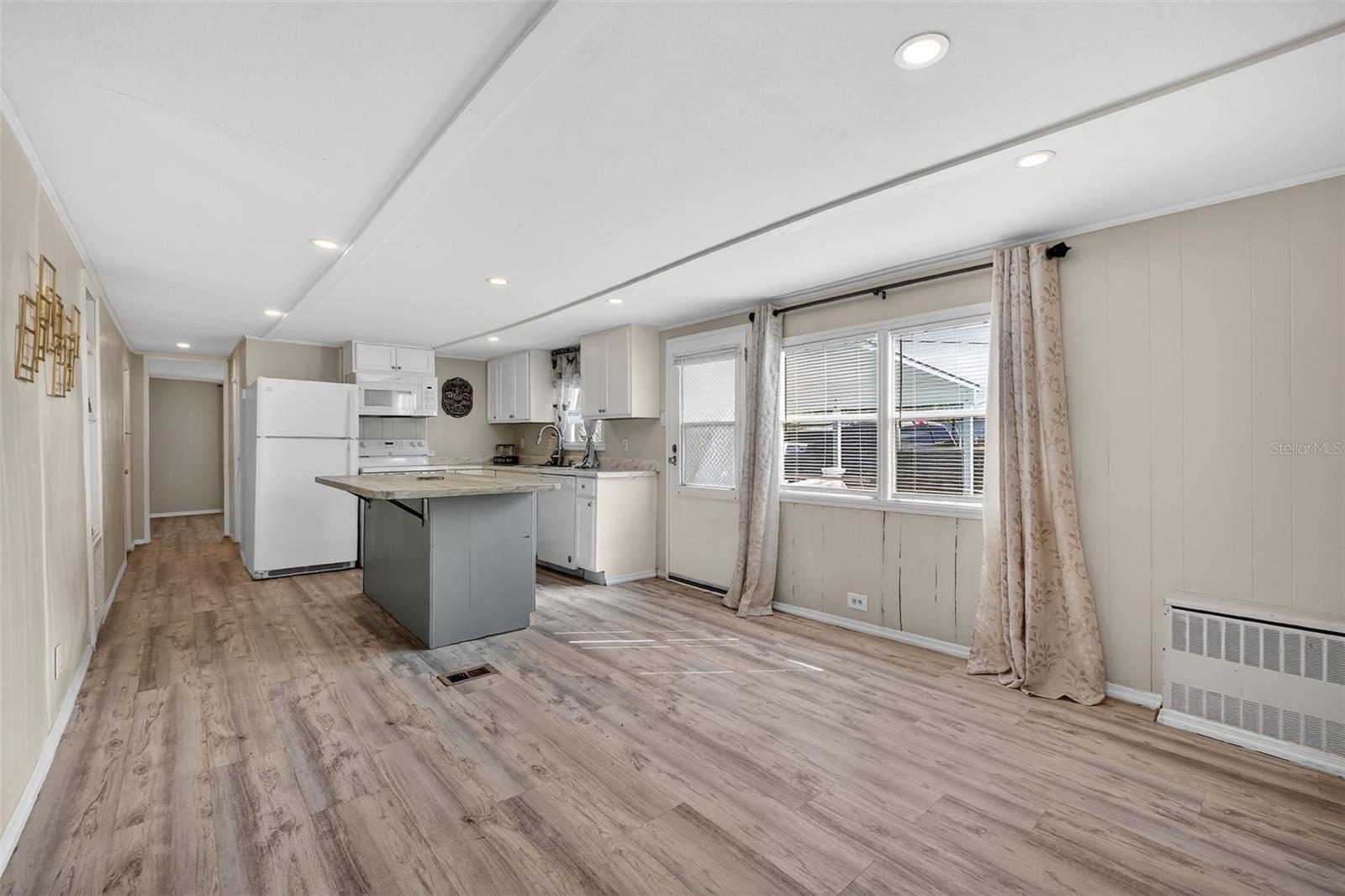 COMMONWEALTH MOBILE ESTATES - Residential