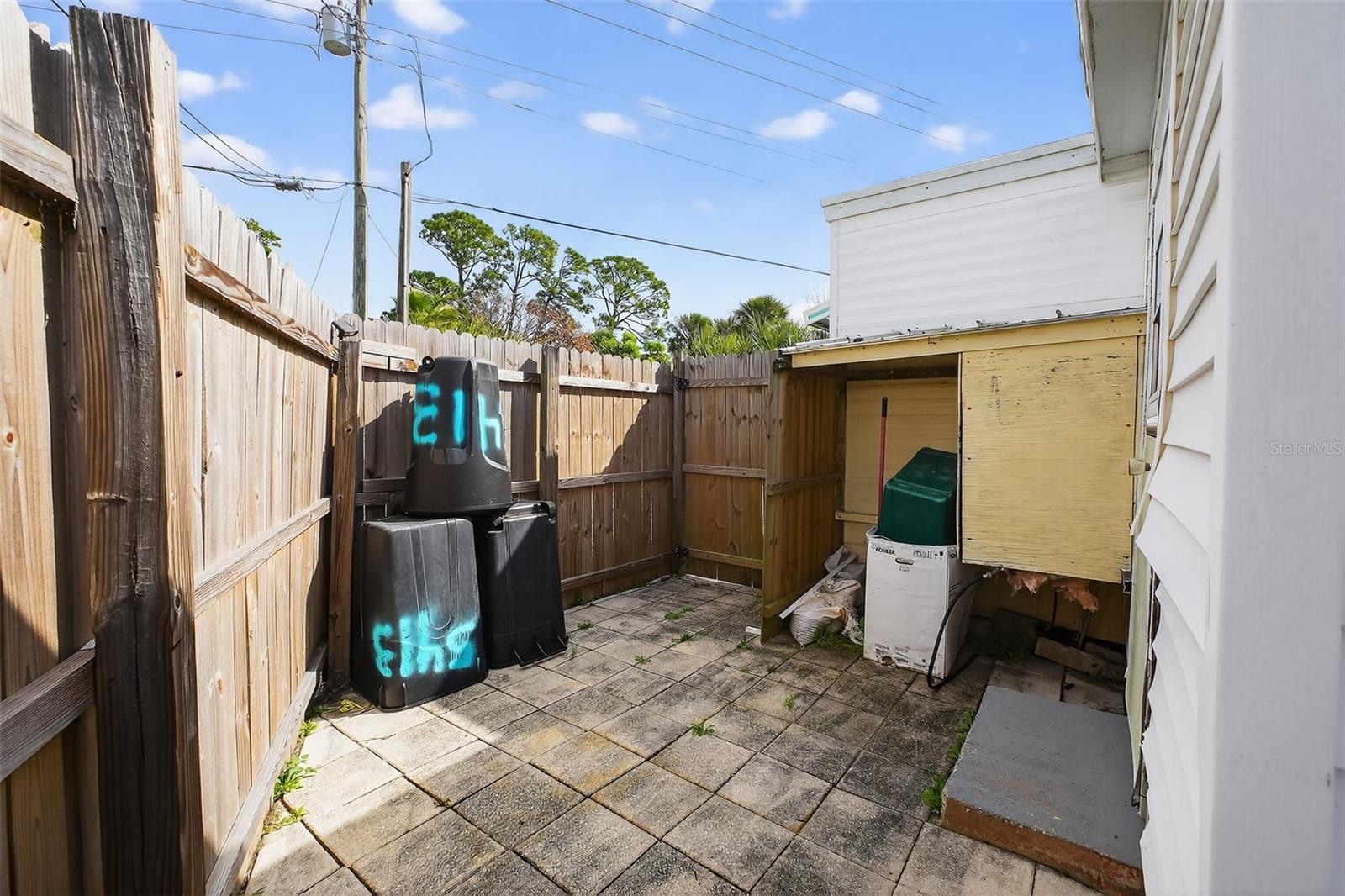 COMMONWEALTH MOBILE ESTATES - Residential