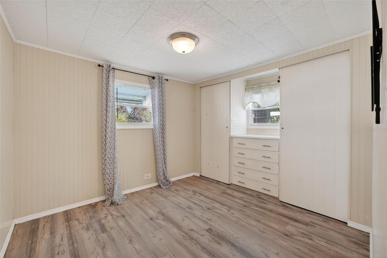 COMMONWEALTH MOBILE ESTATES - Residential