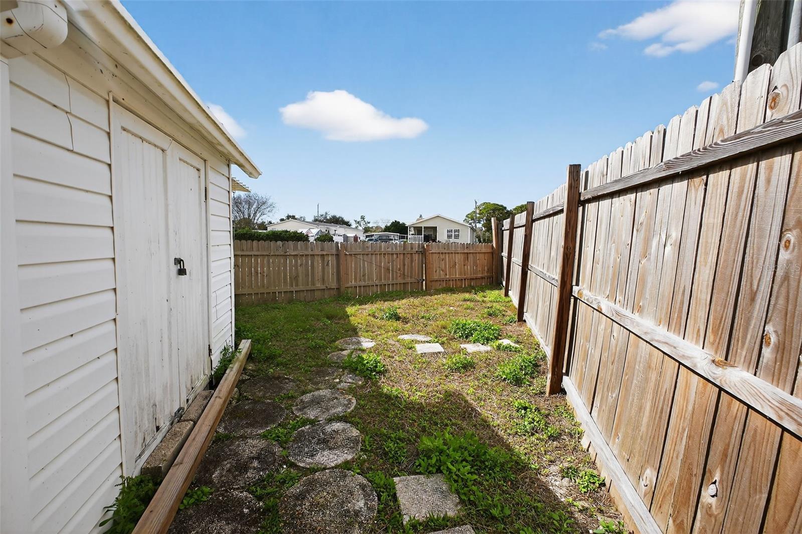 COMMONWEALTH MOBILE ESTATES - Residential