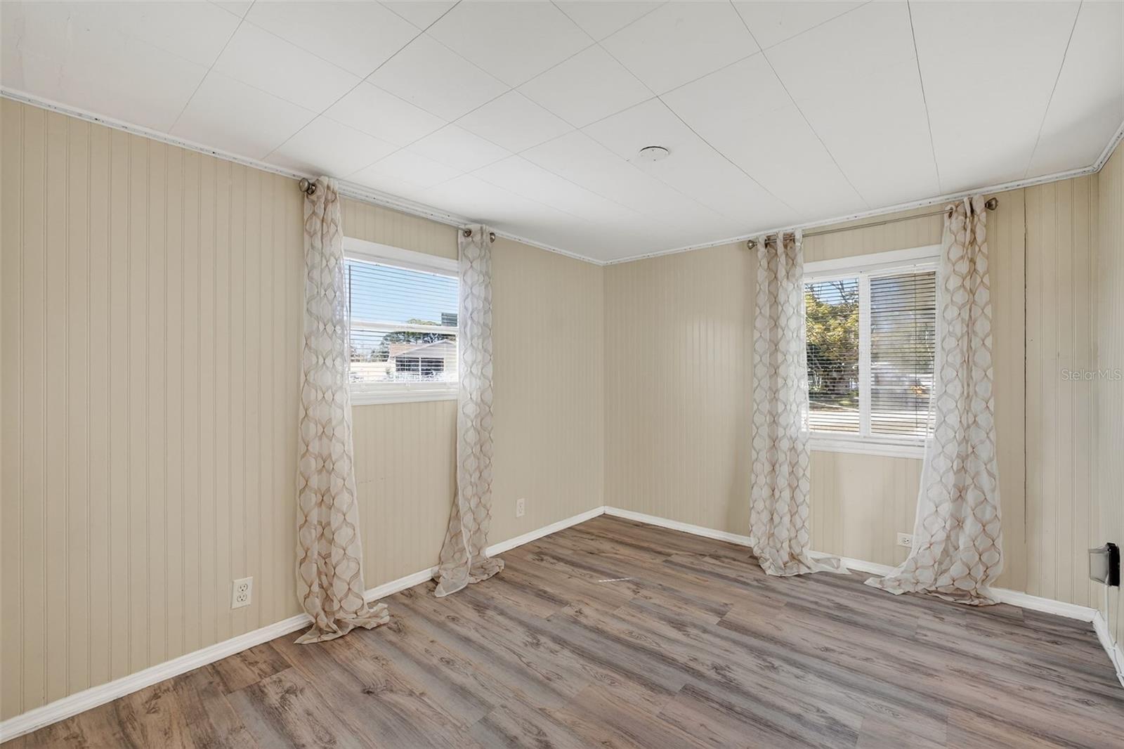 COMMONWEALTH MOBILE ESTATES - Residential