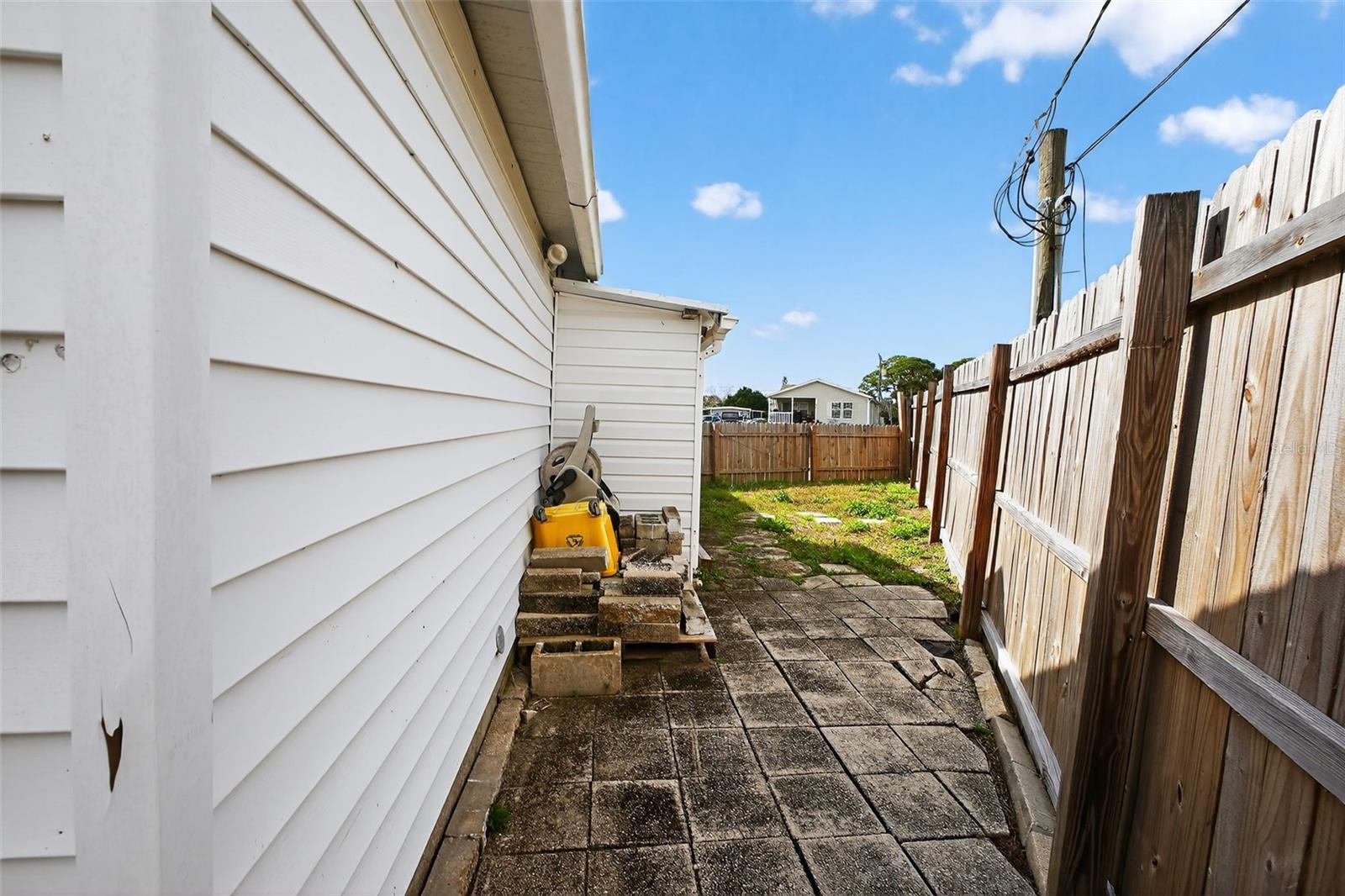 COMMONWEALTH MOBILE ESTATES - Residential