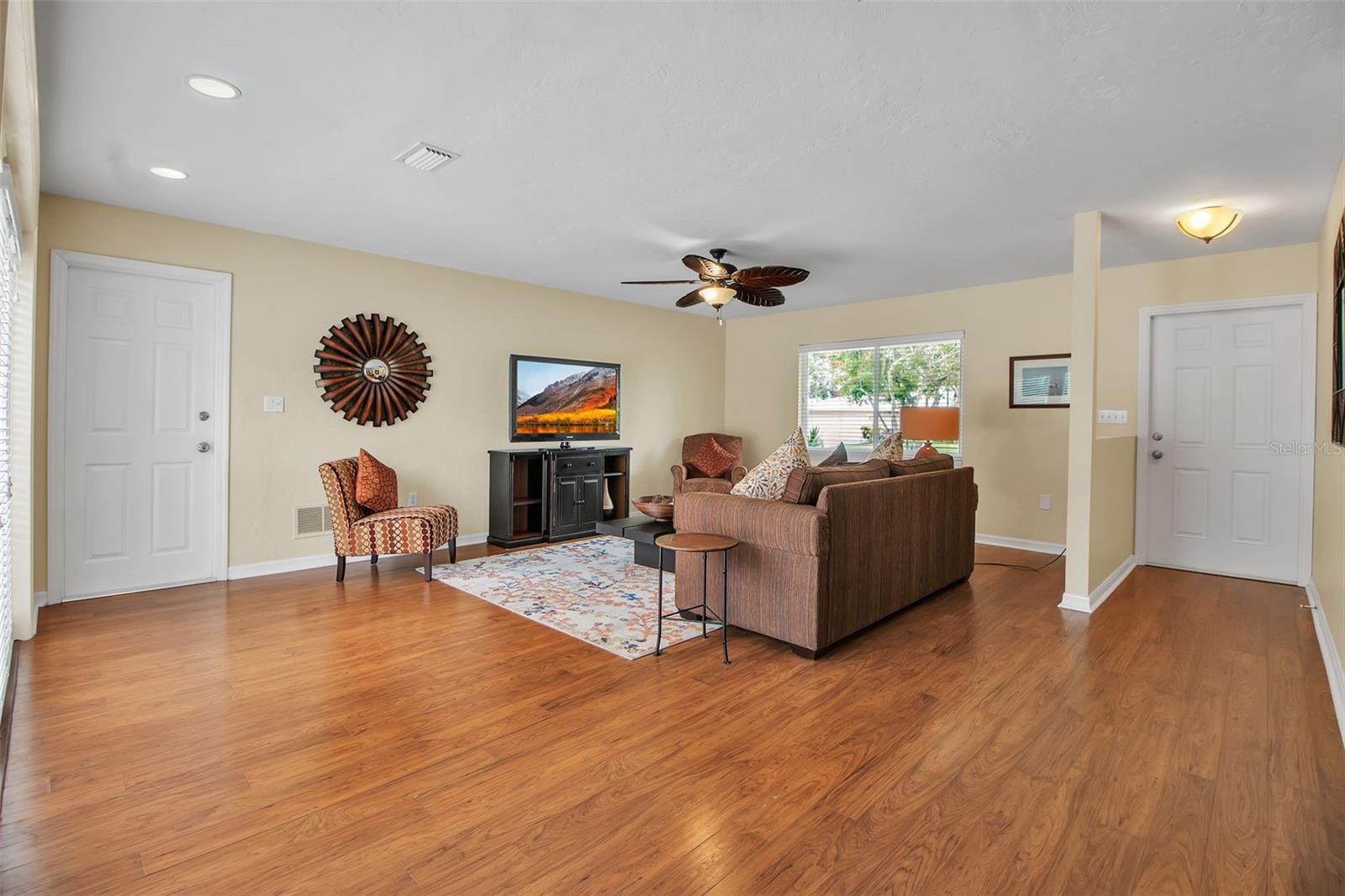 SOUTHPOINTE SHORES - Residential