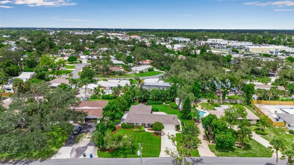 Photo of 1833 Sandalwood Drive, Sarasota, FL 34231 (MLS # A4663847)