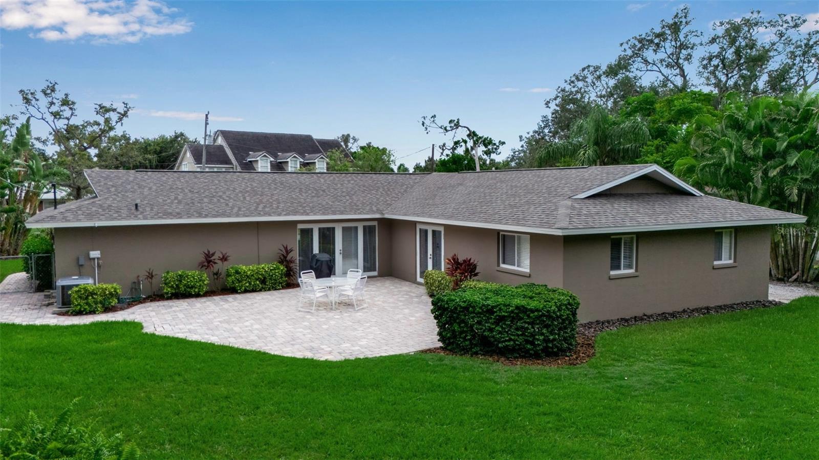 SOUTHPOINTE SHORES - Residential