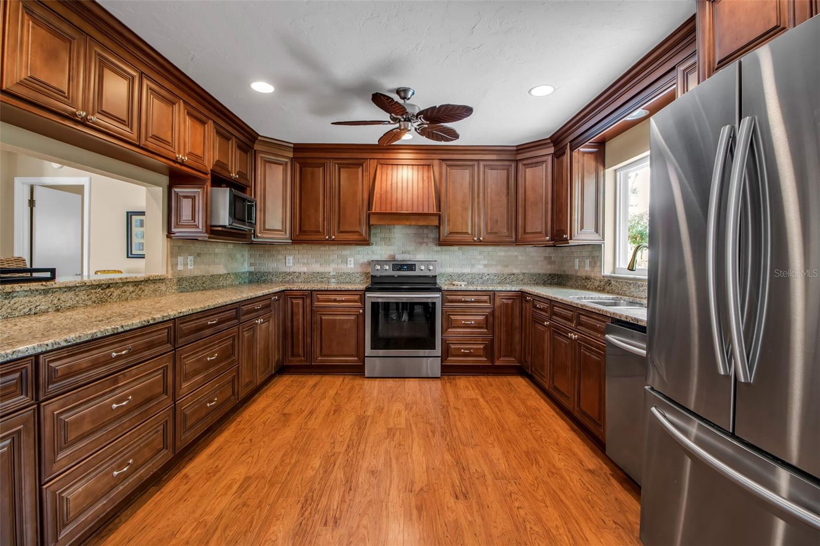 SOUTHPOINTE SHORES - Residential