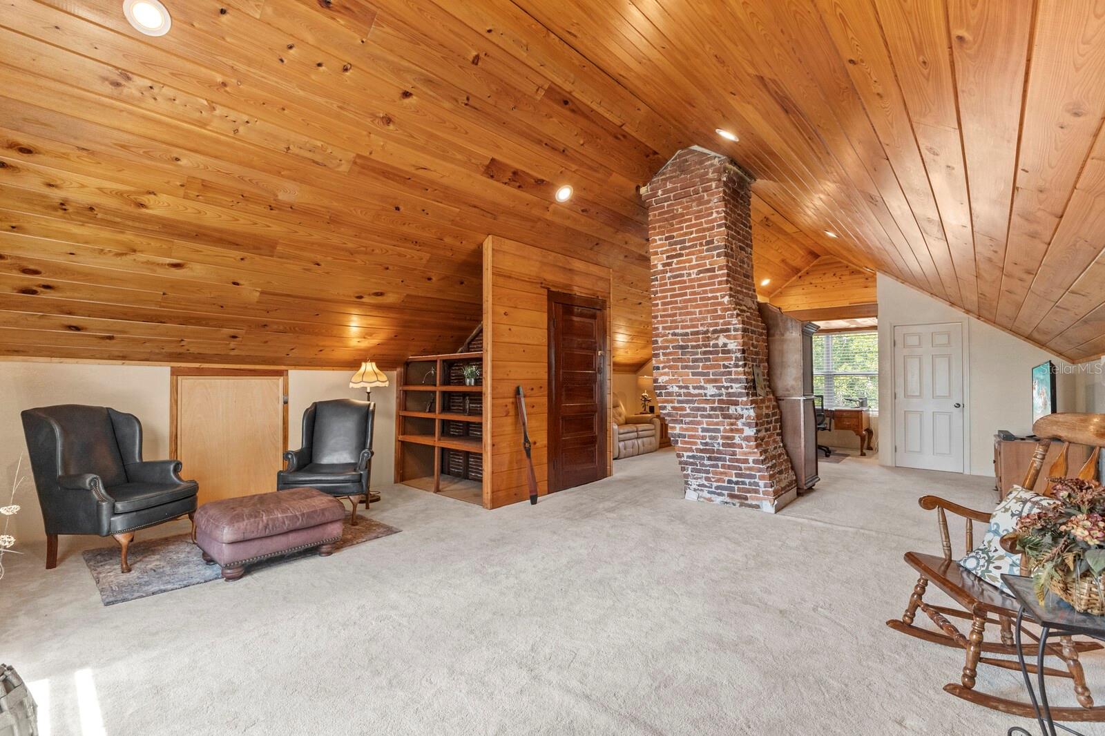 1332 3RD AVENUE W