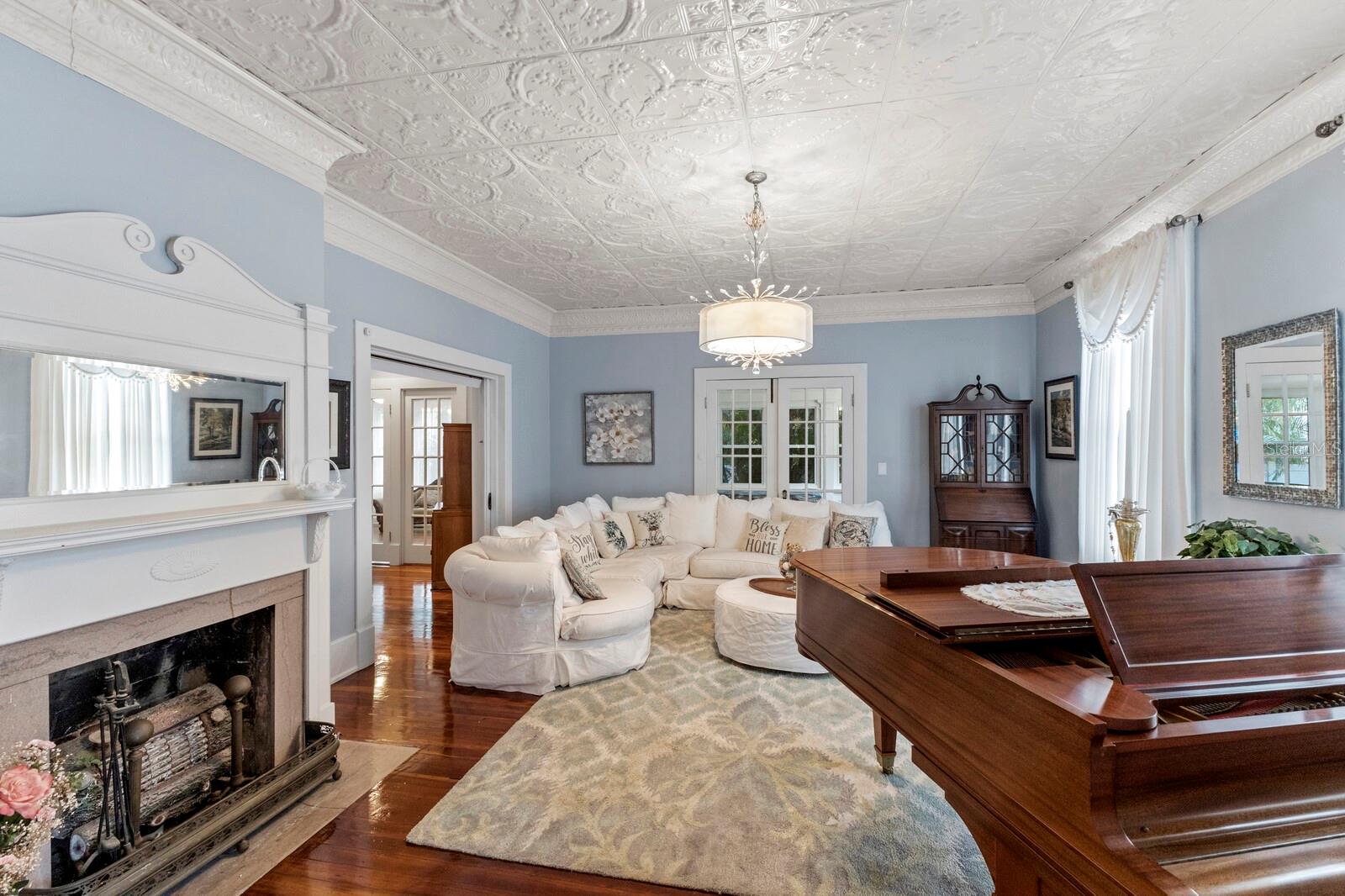 1332 3RD AVENUE W