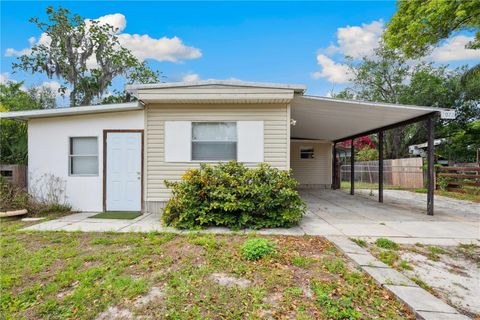 Photo of 2072 NW 10th Terrace, Lake Panasoffkee, FL 33538 (MLS # G5095396)