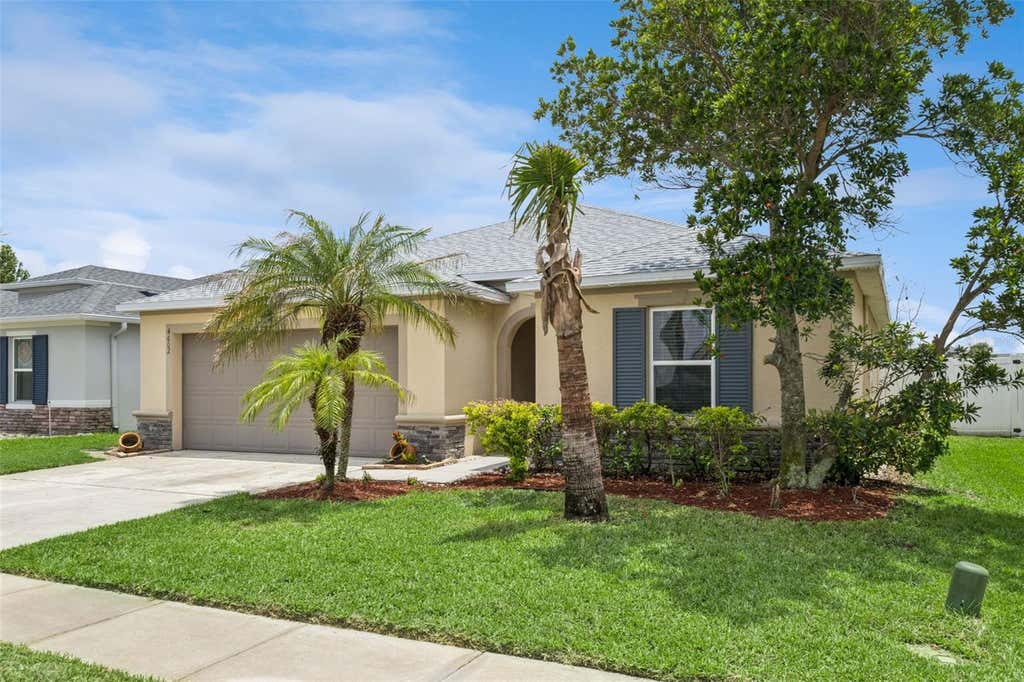 Photo of 4602 Harvest Row Lane, Saint Cloud, FL 34772 (MLS # S5155381)