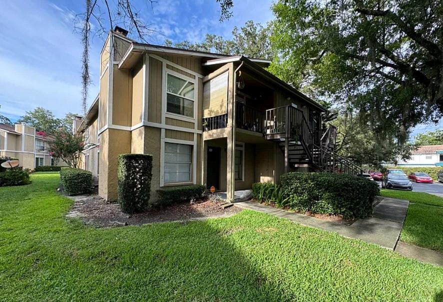 Photo of 14417 Hanging Moss Circle #102, Tampa, FL 33613 (MLS # L4965522)