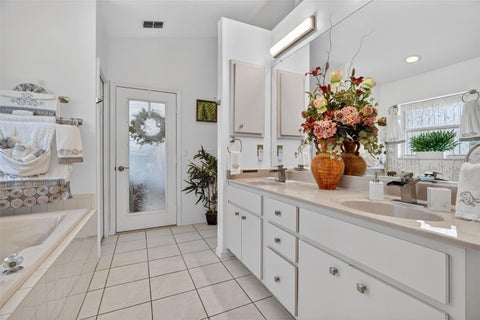 Tiny photo for 507 E Gilchrist Court, Hernando, FL 34442 (MLS # OM727683)
