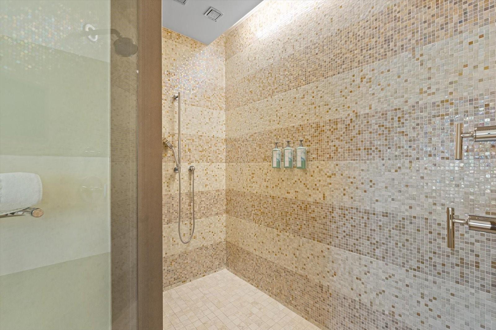 SIESTA KEY BEACH RESIDENCES - Residential