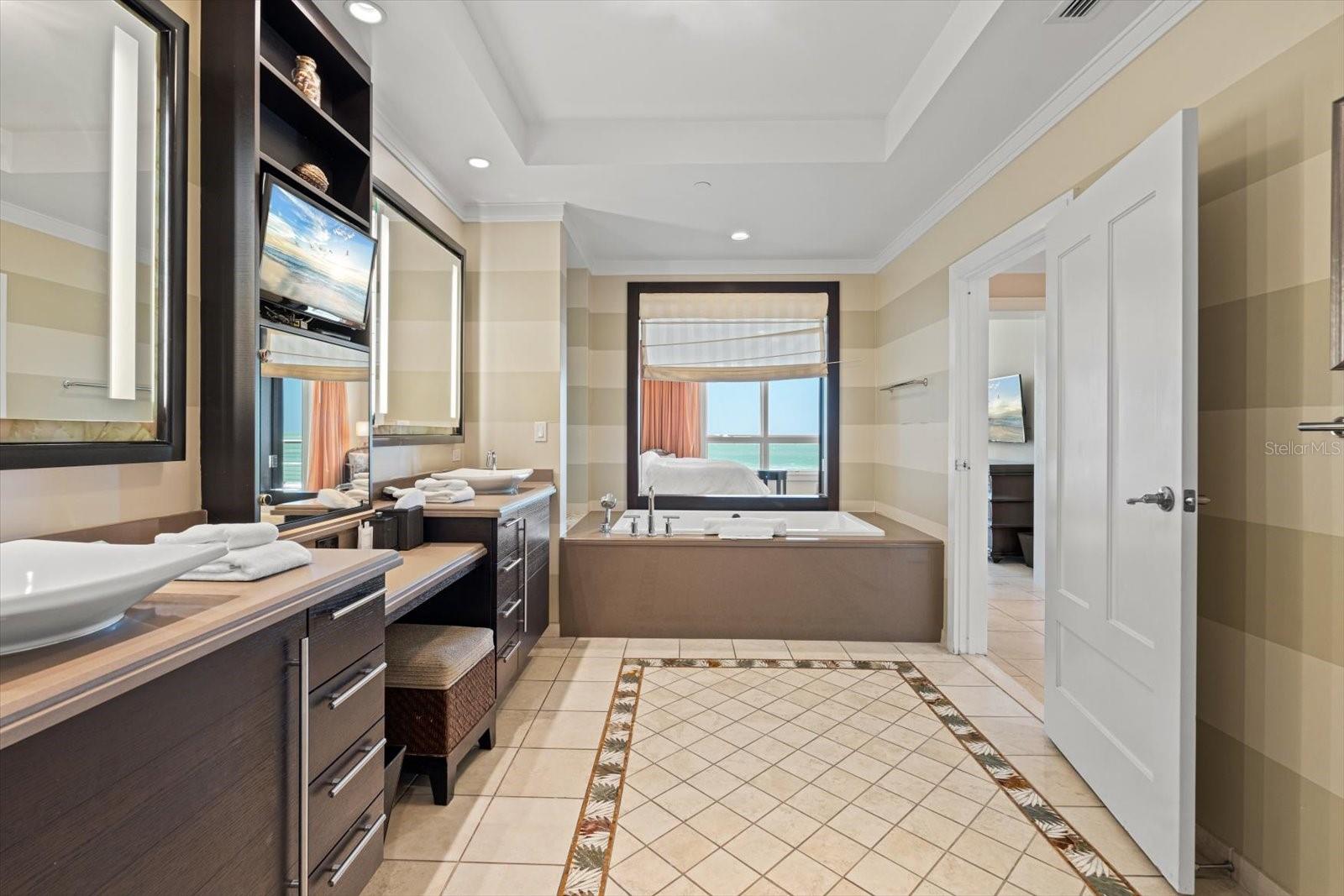 SIESTA KEY BEACH RESIDENCES - Residential