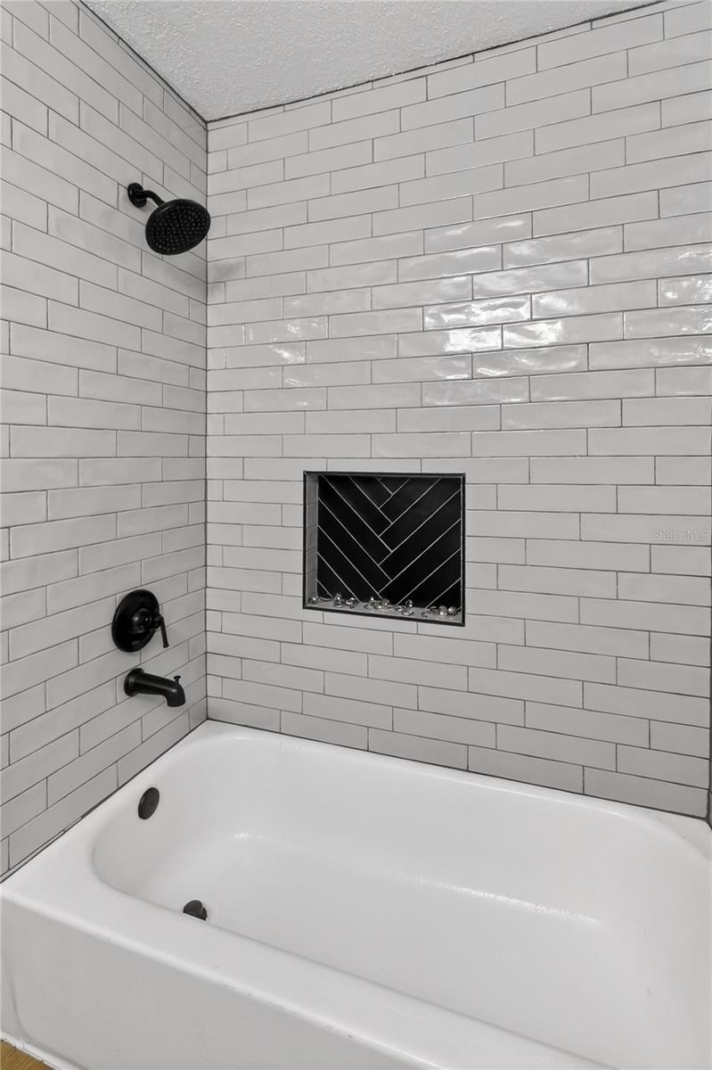 BELLA VISTA ON LAKE - Residential