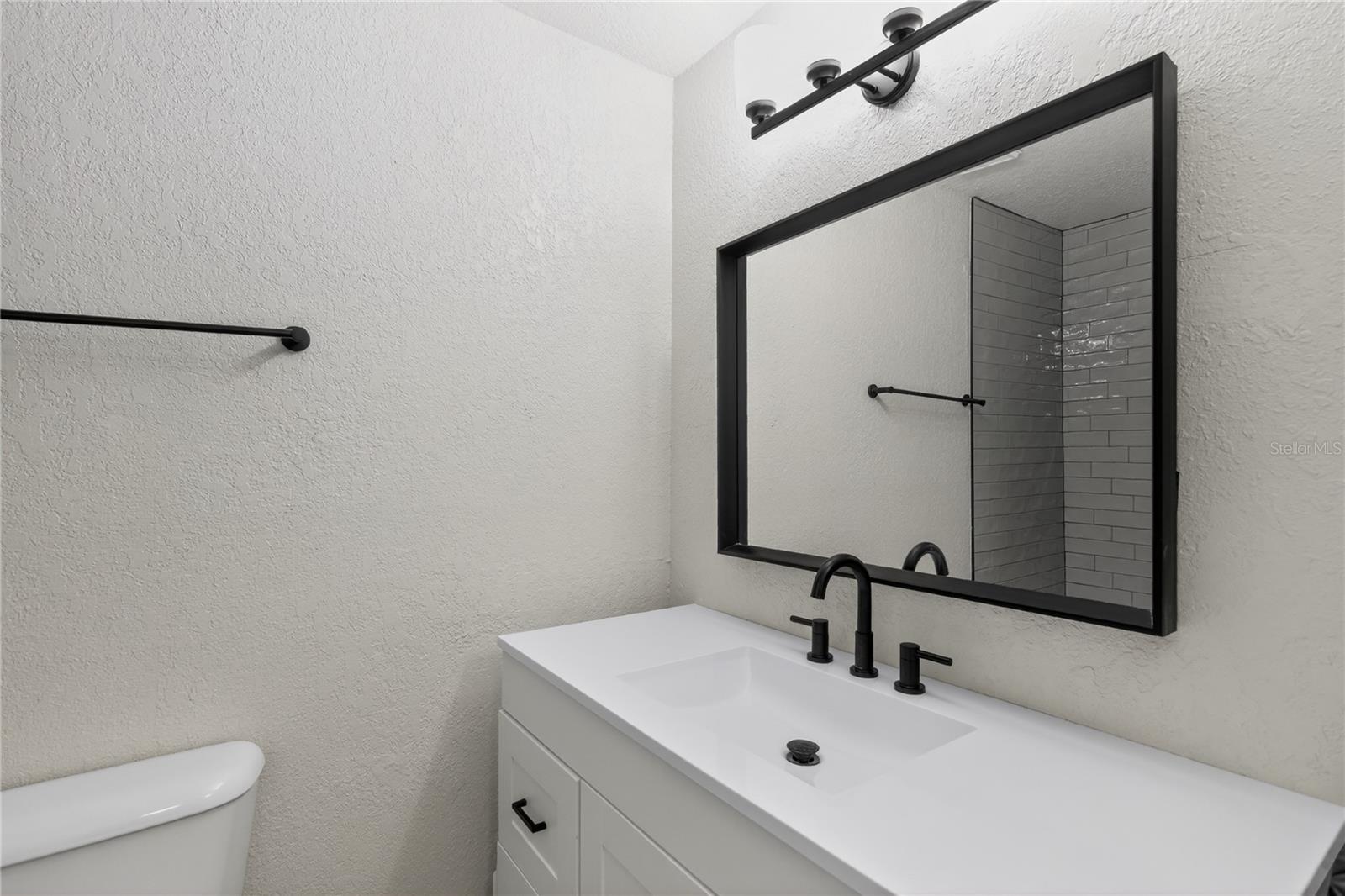 BELLA VISTA ON LAKE - Residential