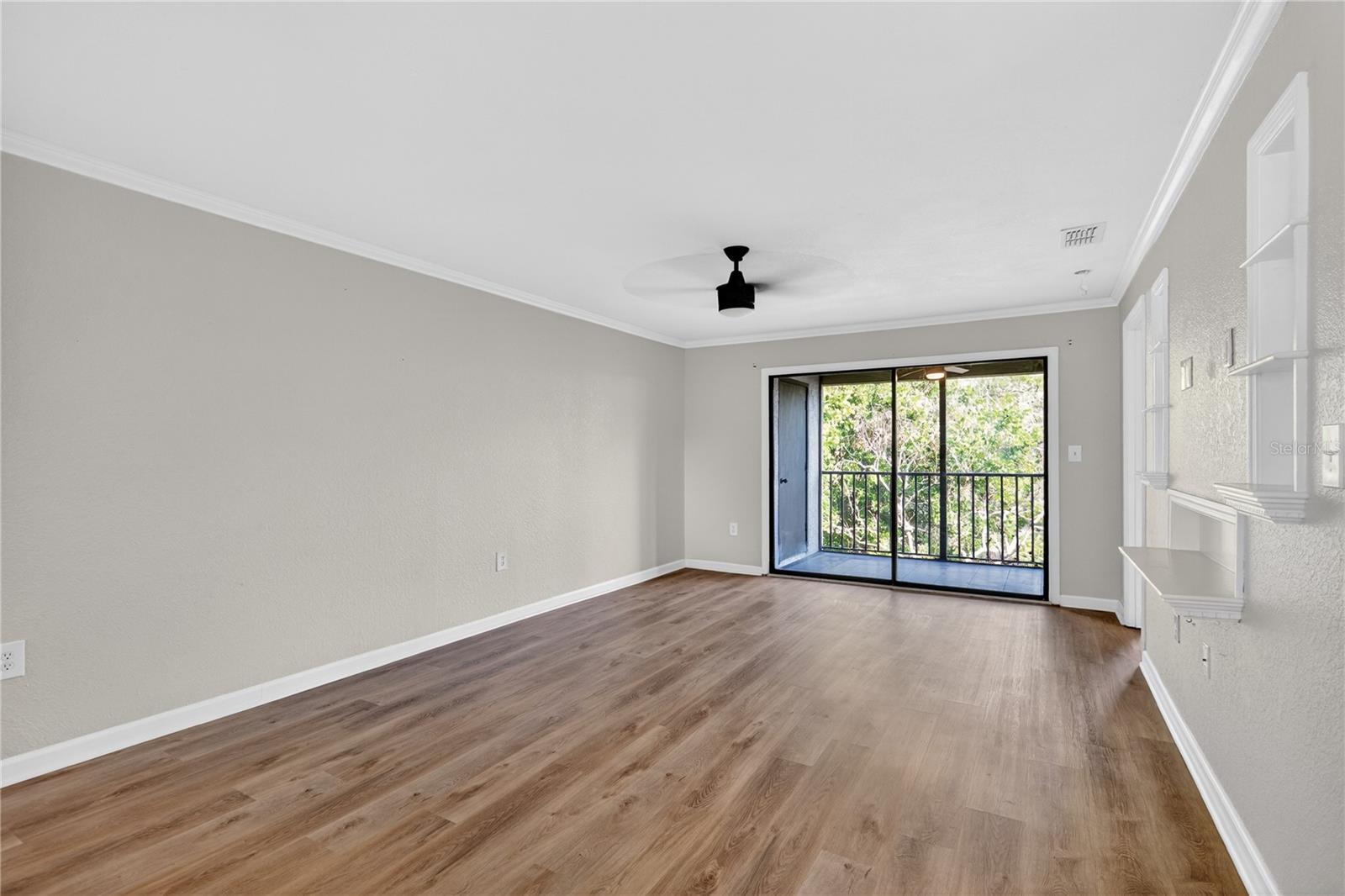 BELLA VISTA ON LAKE - Residential