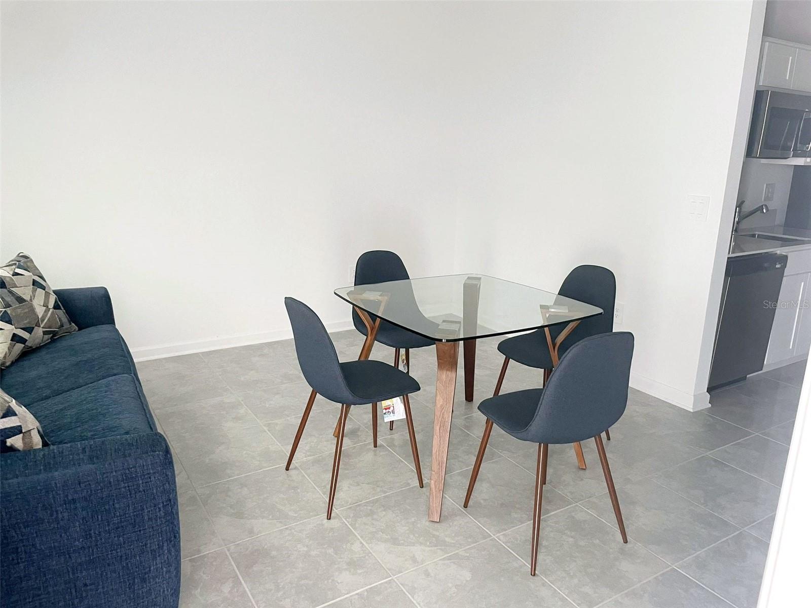 ASTONIA NORTH - Residential Lease