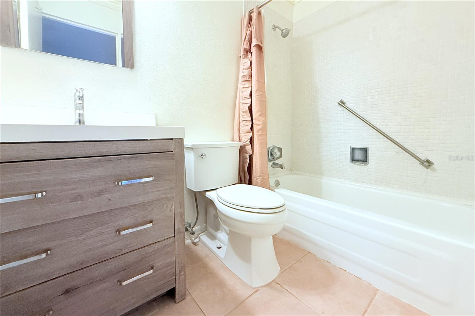 CAMBRIDGE I CONDOMINIUM UNIT NUMBER 194 TYPE A 3.7 - Residential