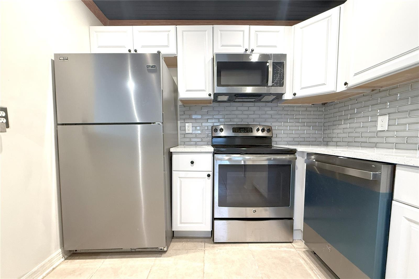CAMBRIDGE I CONDOMINIUM UNIT NUMBER 194 TYPE A 3.7 - Residential