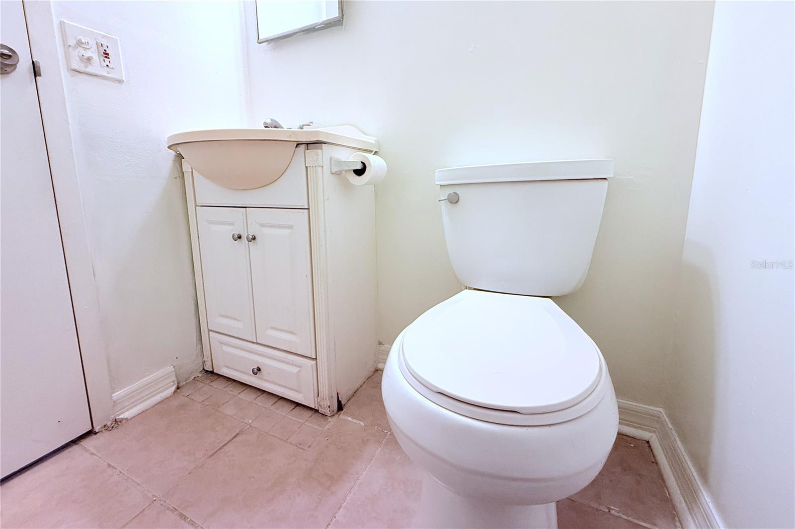 CAMBRIDGE I CONDOMINIUM UNIT NUMBER 194 TYPE A 3.7 - Residential