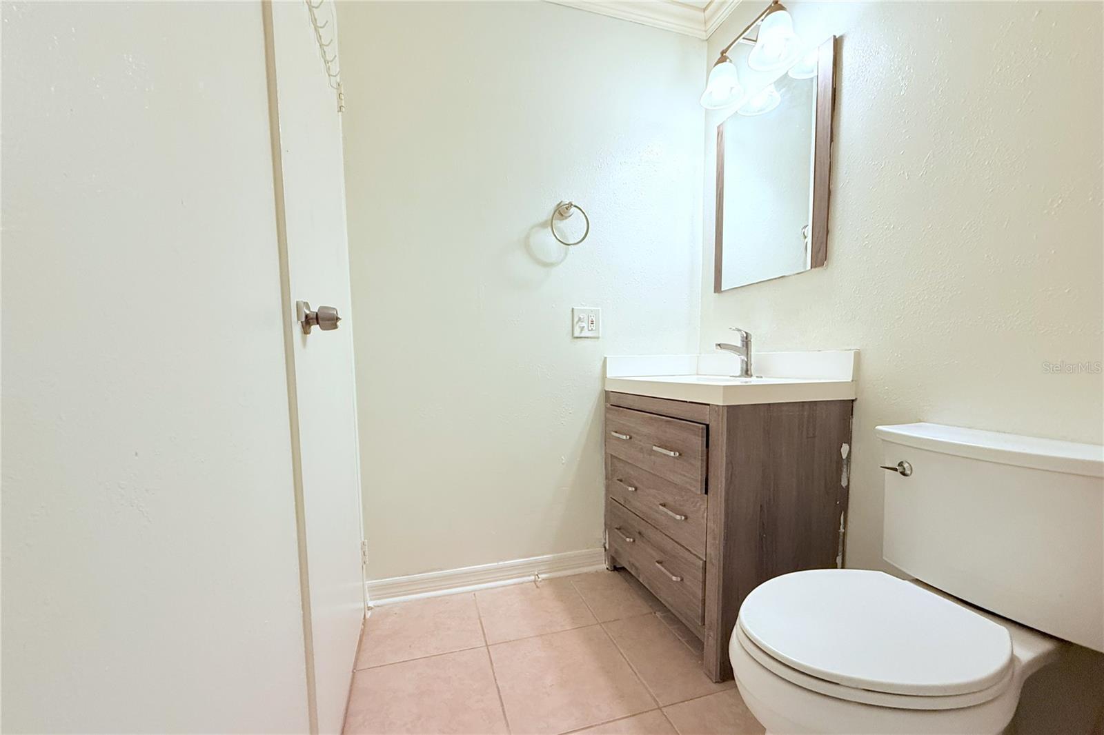 CAMBRIDGE I CONDOMINIUM UNIT NUMBER 194 TYPE A 3.7 - Residential