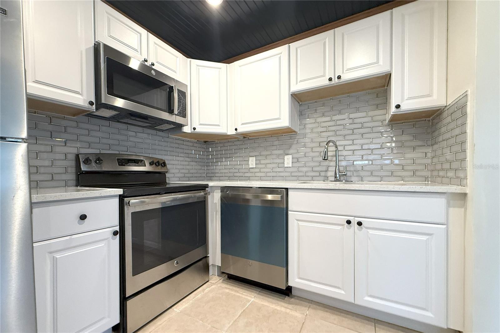 CAMBRIDGE I CONDOMINIUM UNIT NUMBER 194 TYPE A 3.7 - Residential
