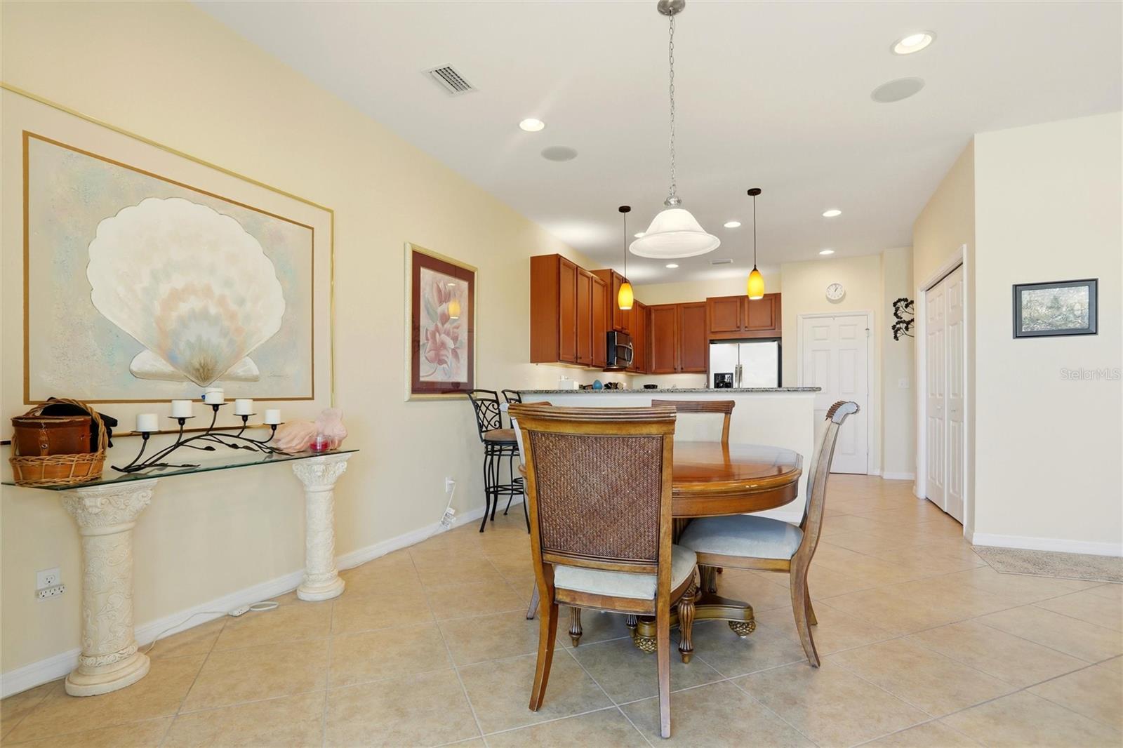 RIO VILLA LAKES - Residential