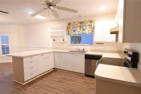 Tiny photo for 915 Ramos Drive, Lady Lake, FL 32159 (MLS # G5105852)